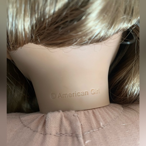 American girl doll Leah Clark Limited edition great condition with accessories - Picture 2 of 3